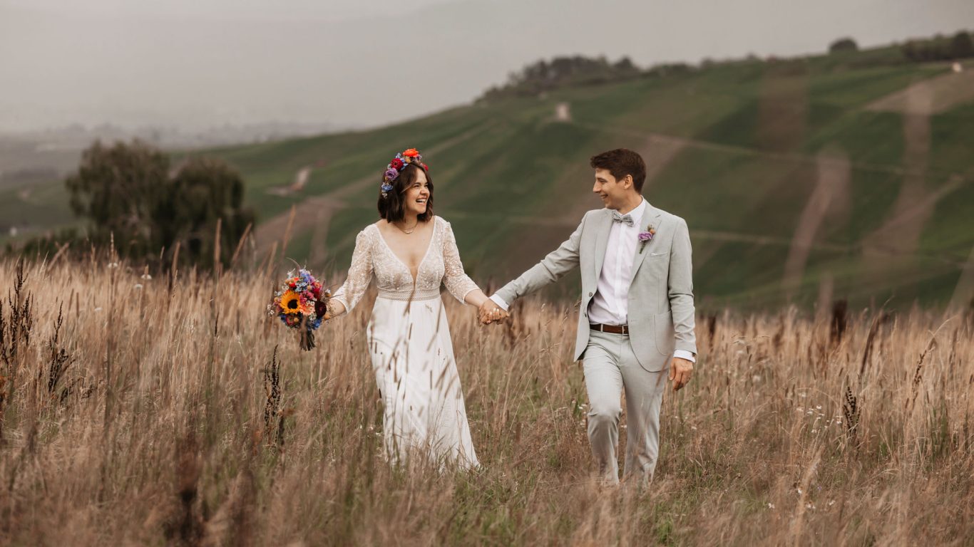 Brautpaar in einem Hochzeitsoutfit, Hochzeit in Weinstadt