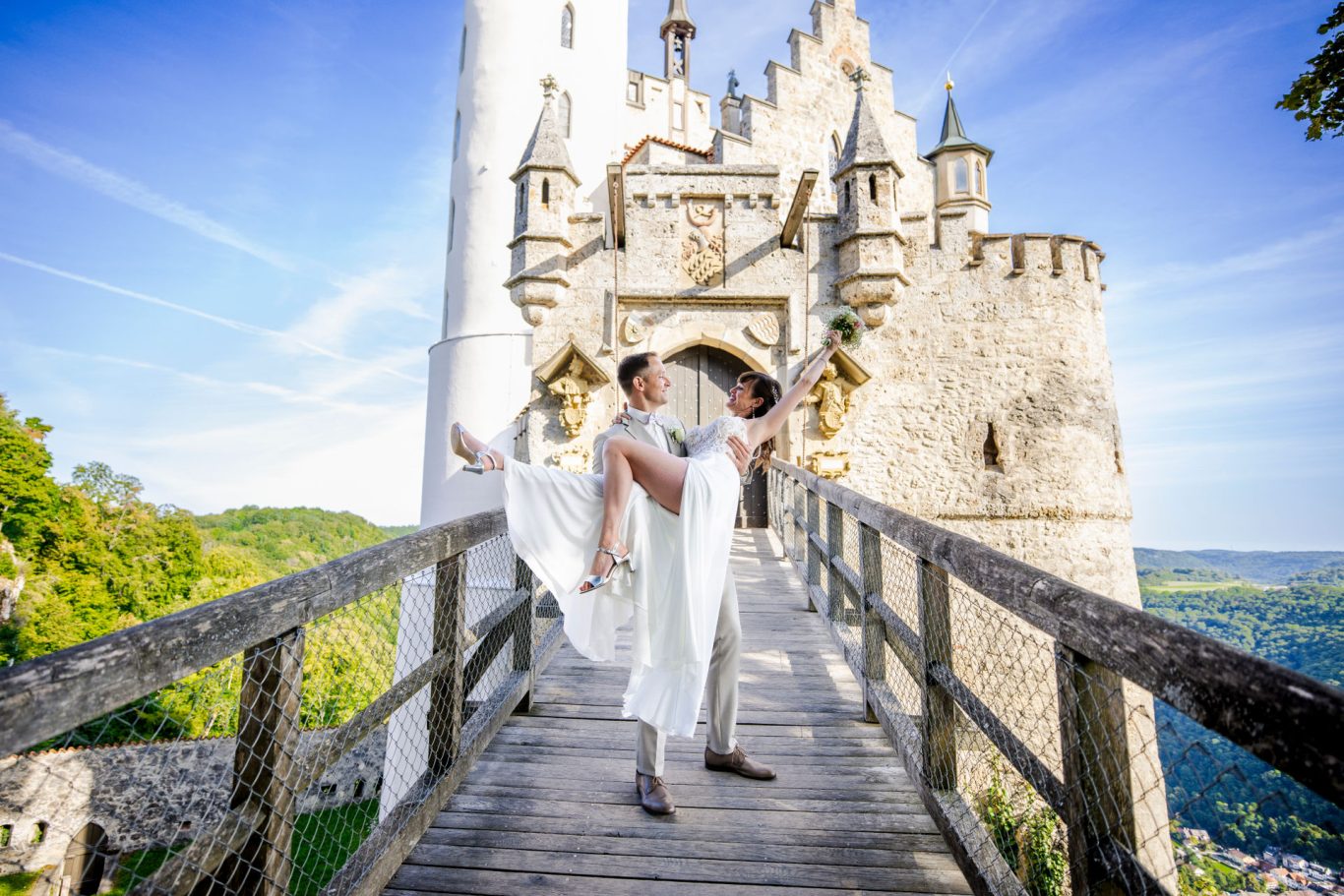 Holzbrücke vor Schloss Lichtenstein